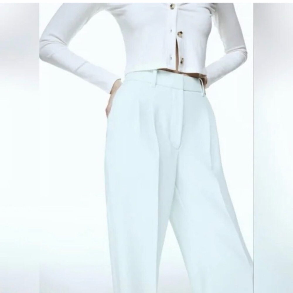 Aritzia Effortless Pant